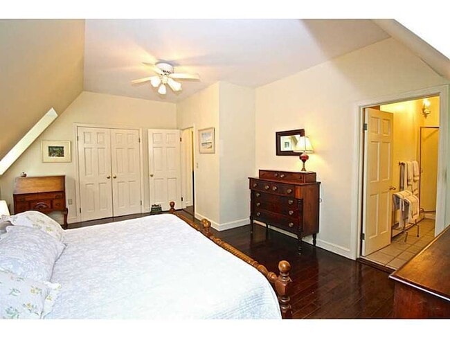 Building Photo - 434 Bellevue Ave