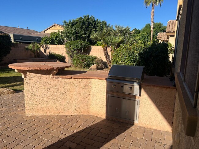 Building Photo - 14361 W Maui Ln