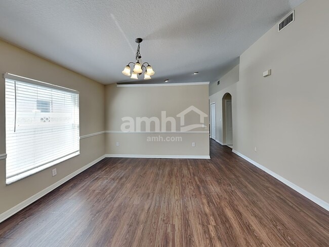 Building Photo - 1012 Cristelle Jean Dr