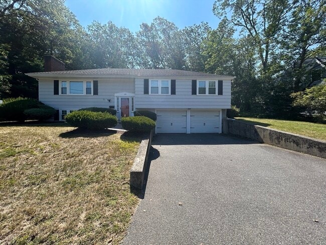 Primary Photo - 109 Elmwood Rd