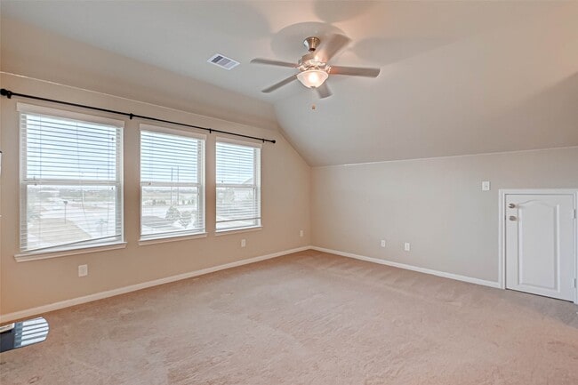 Building Photo - 2111 Post Oak Ct