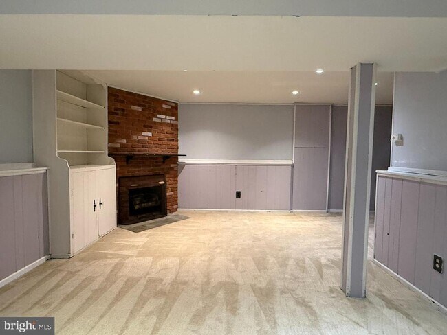 Building Photo - 9613 Ashbourn Dr
