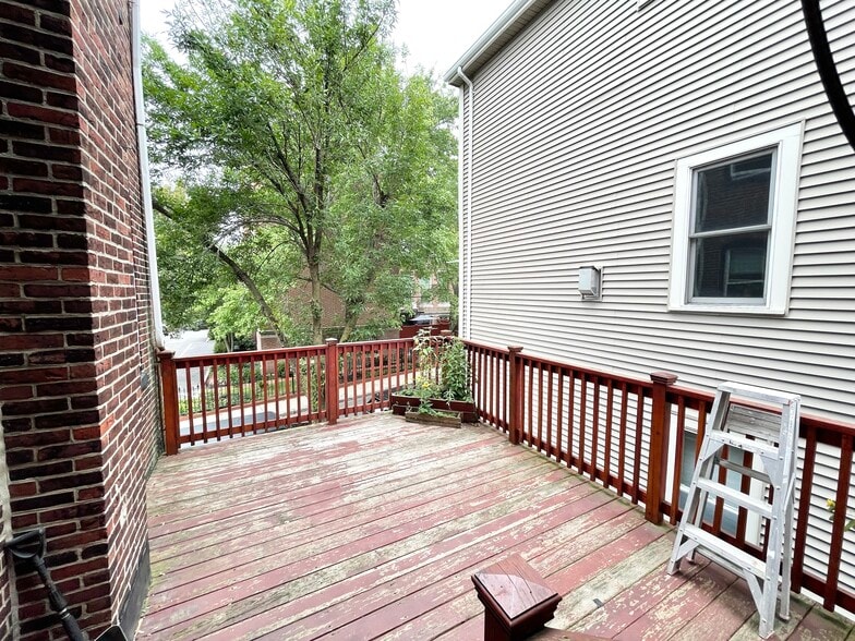 Building Photo - 149 L St