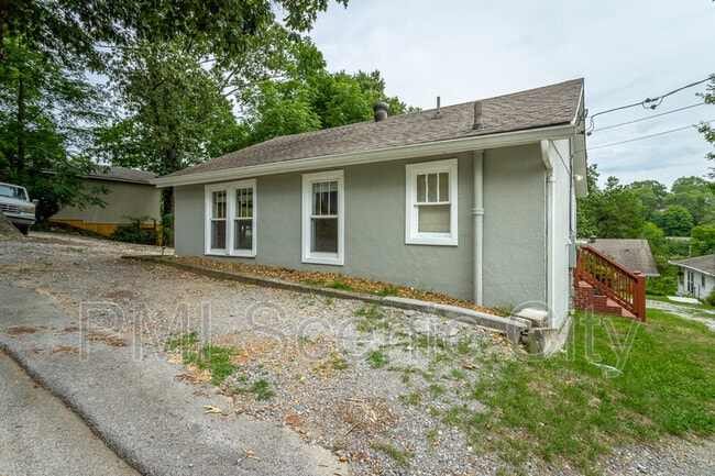 Building Photo - 416 Jadie Ln