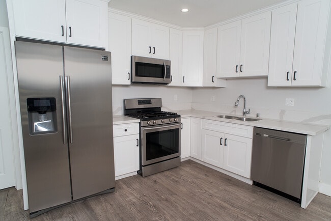 Building Photo - 5904 Tobias Ave