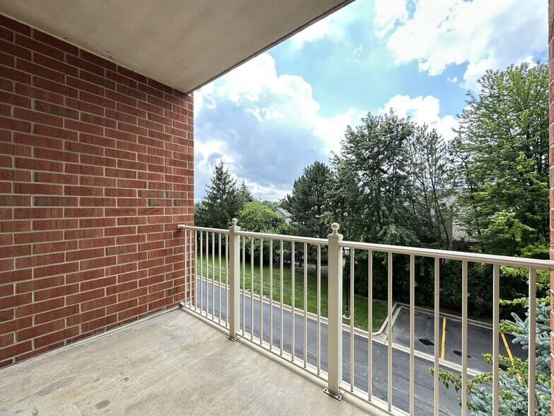 Building Photo - 2 Itasca Place