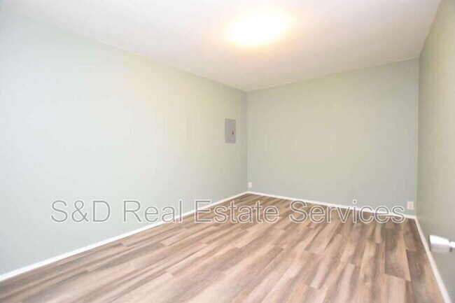Building Photo - 8212 Riverboat Dr