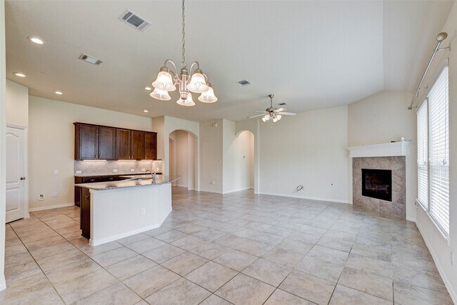 Building Photo - 84 Linnwood Dr