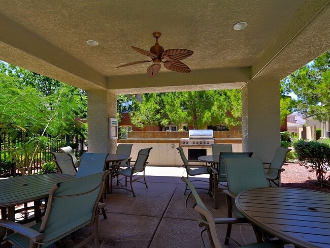 Building Photo - 10809 Garden Mist Dr
