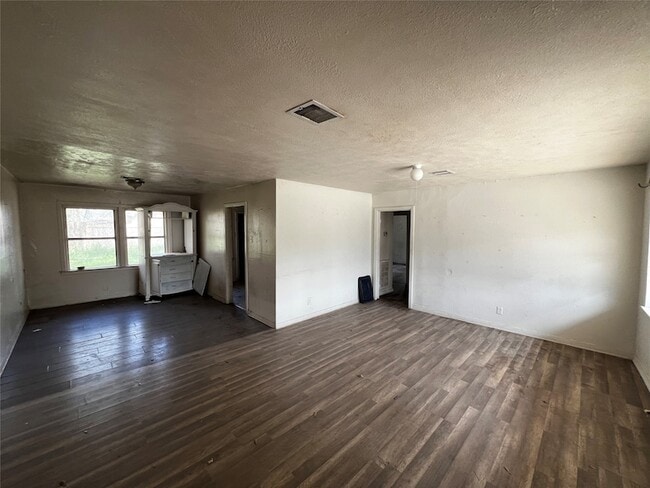 Building Photo - 5967 Southtown St