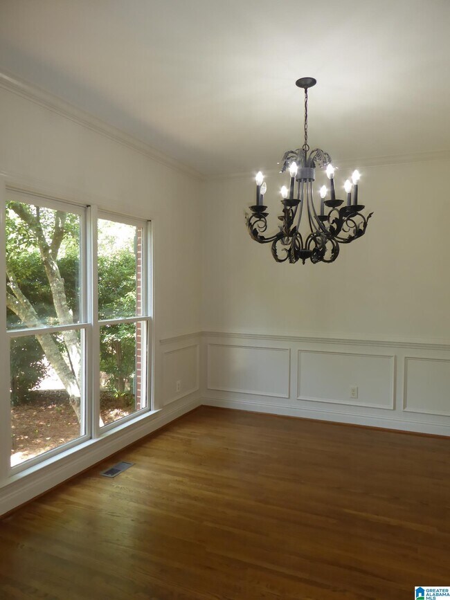 Building Photo - 1040 Cole Cir