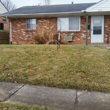 Building Photo - 2 bedroom ranch style apartment