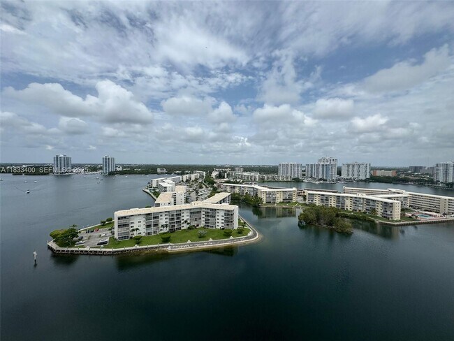 Building Photo - 1000 E Island Blvd