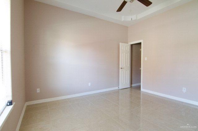 Building Photo - 15 Regal Dr