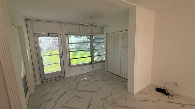 Building Photo - 8 Willowbrook Ln