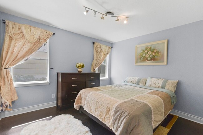 Building Photo - 3123 Deal St