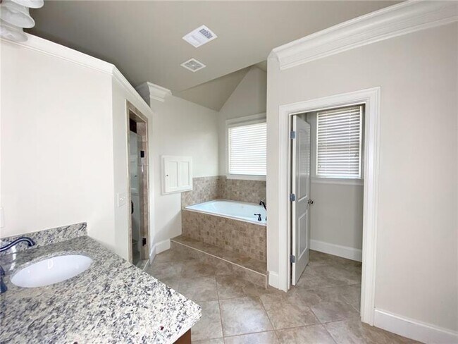 Building Photo - 286 Morgan Pl SE