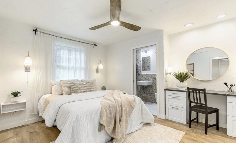 Building Photo - 5651 S 144th St