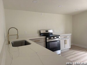 Building Photo - 631 E Mistletoe