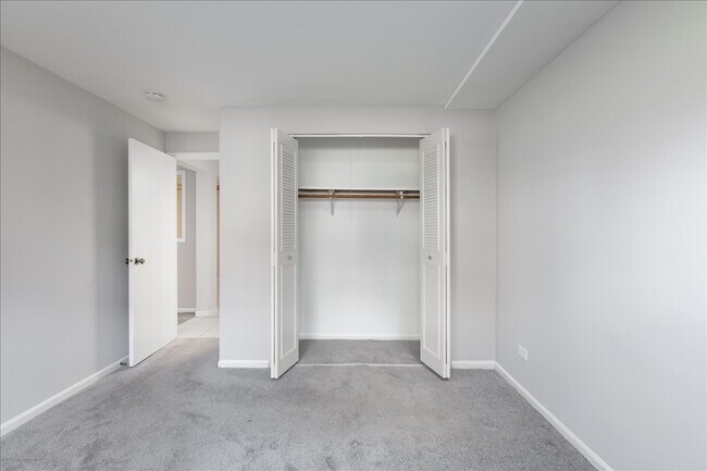 Building Photo - 5740 East Ave