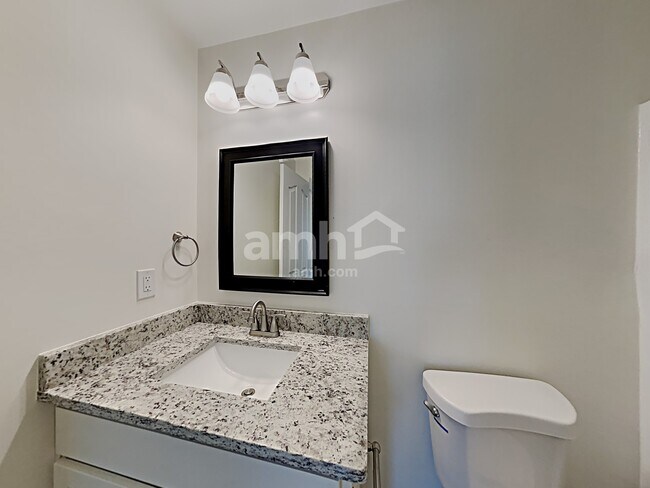 Building Photo - 4204 Birch Dr