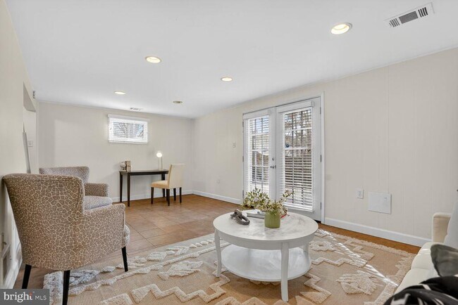 Building Photo - 6015 Ticonderoga Ct