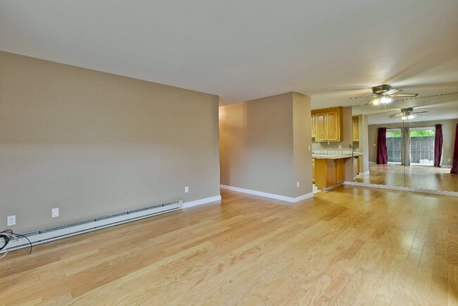 Building Photo - 1760 Halford Ave