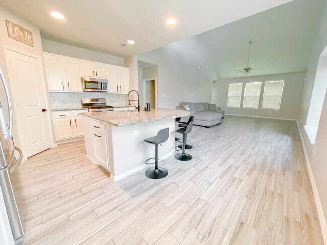 Building Photo - 21130 American Yellowwood Pl
