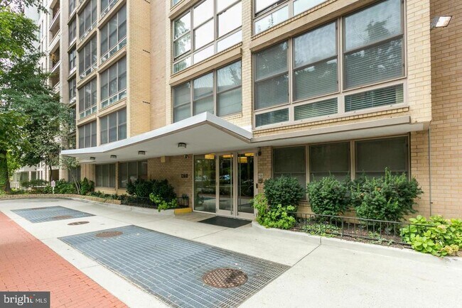 Building Photo - 1260 21st St NW