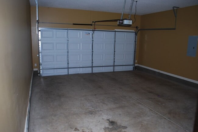 Building Photo - EXECUTIVE HOME AT HARBOR TOWN