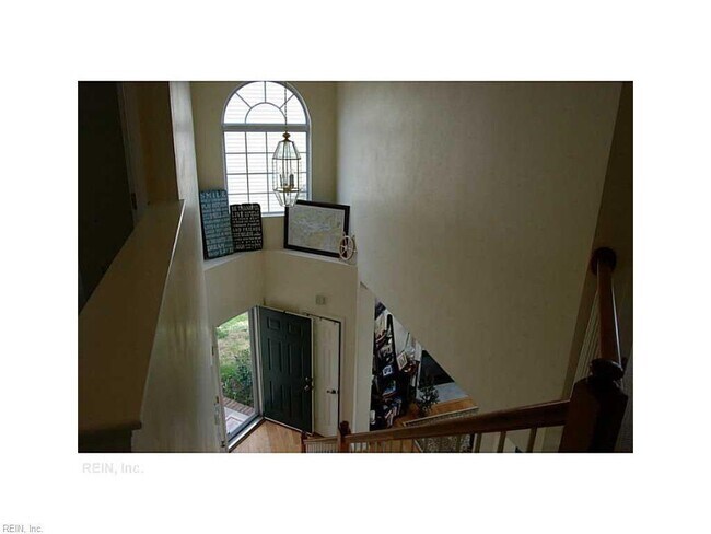 Building Photo - LAKE FRONT CONDO