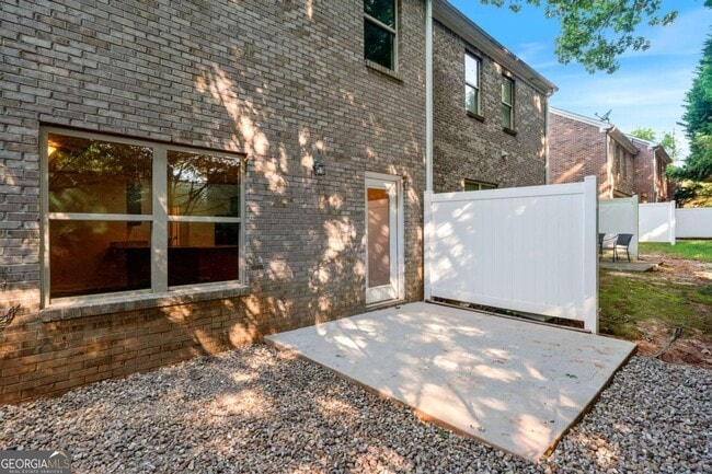 Building Photo - 204 Britt Dr