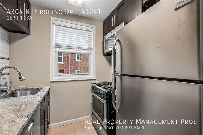 Building Photo - 4304 N Pershing Dr