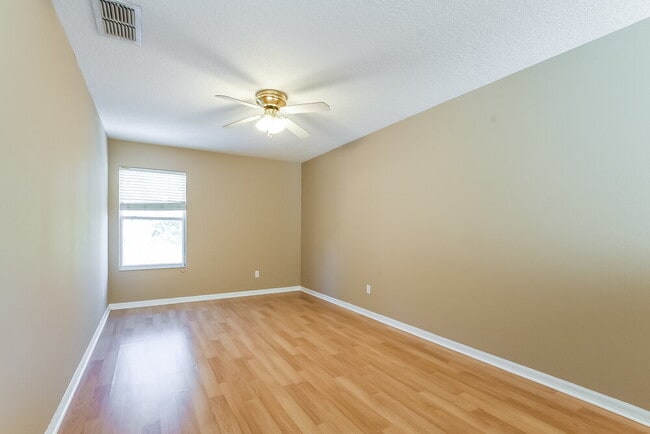 Building Photo - 2010 Stone Abbey Blvd