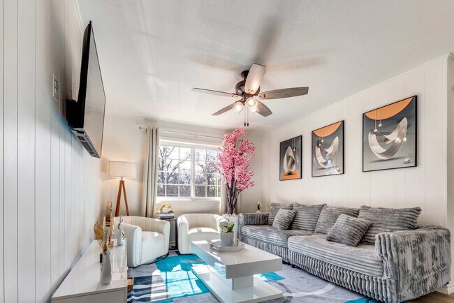 Building Photo - 220 Mitchell St