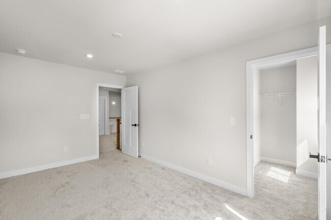 Building Photo - 2605 Elowen Ln