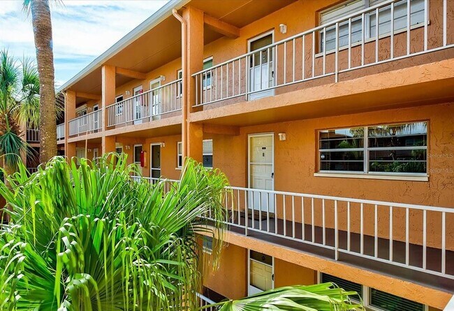 Building Photo - 12760 Indian Rocks Rd