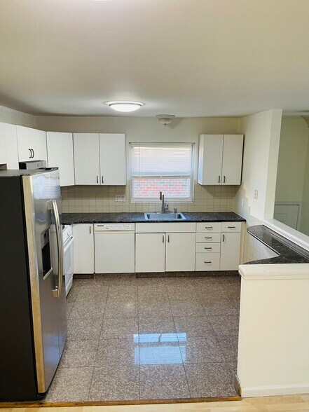 Kitchen - 7958 Langdon St