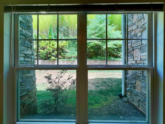 Building Photo - 3-Bed, 2-Bath Condo with Garage! One month...