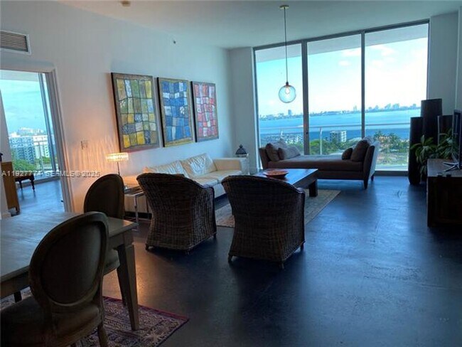 Building Photo - 7901 Hispanola Ave