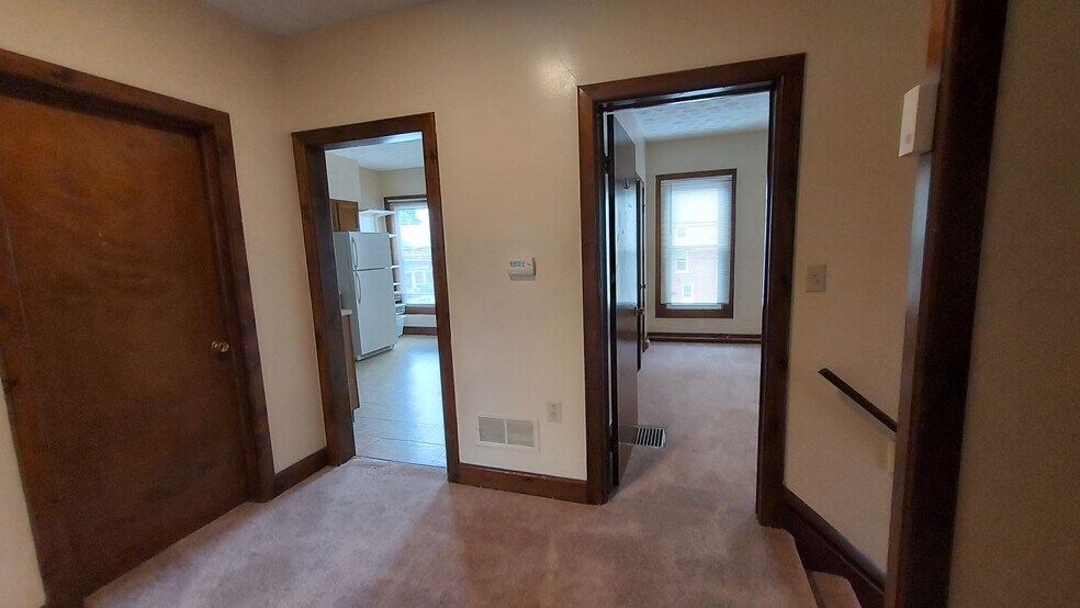 Building Photo - 404 King Ave