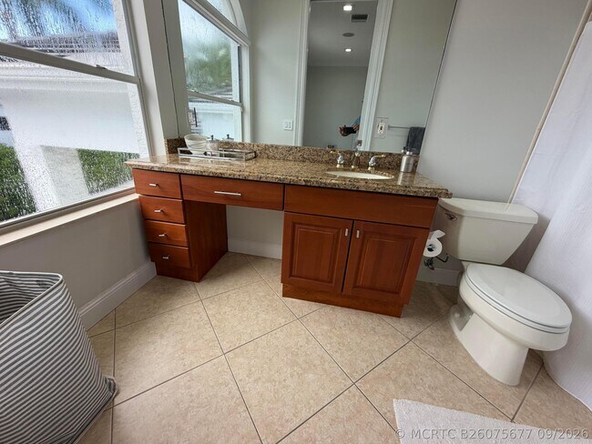 Building Photo - 6493 Enclave Way