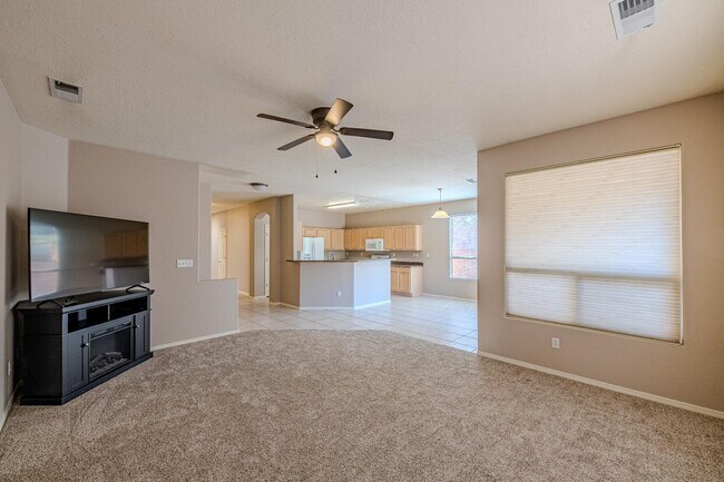 Building Photo - 1124 Calle Corvo NE
