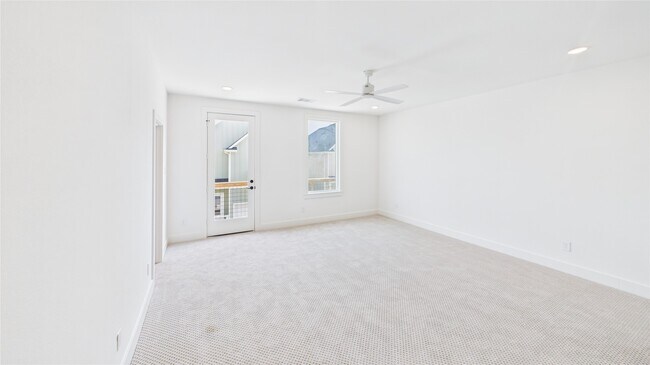 Building Photo - 9609 Valeca Dr