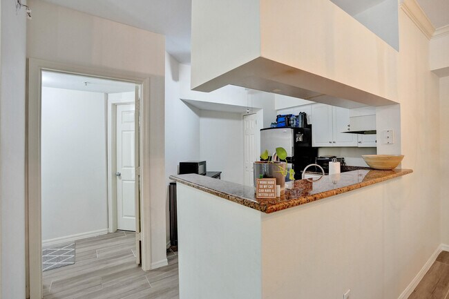 Building Photo - 2113 Tuscany Way