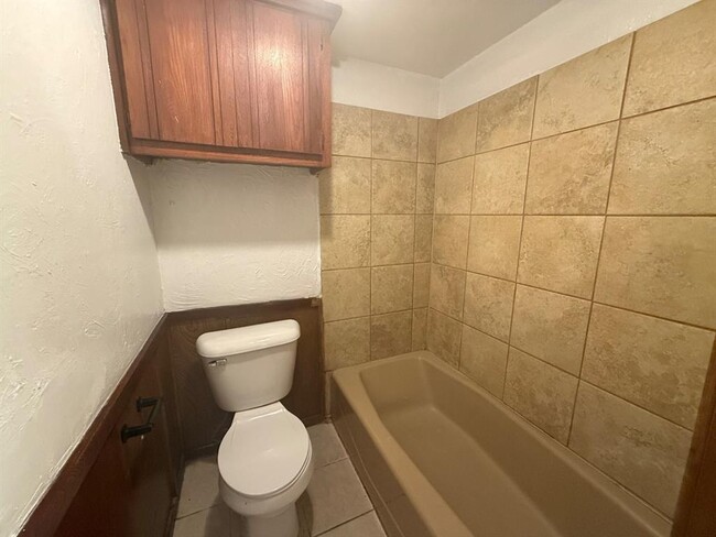 Building Photo - 7407 Kings Manor Ct