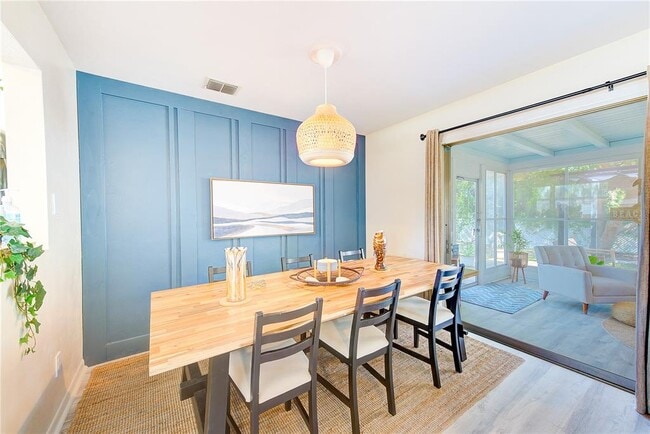 Building Photo - 14283 Sharon Dr