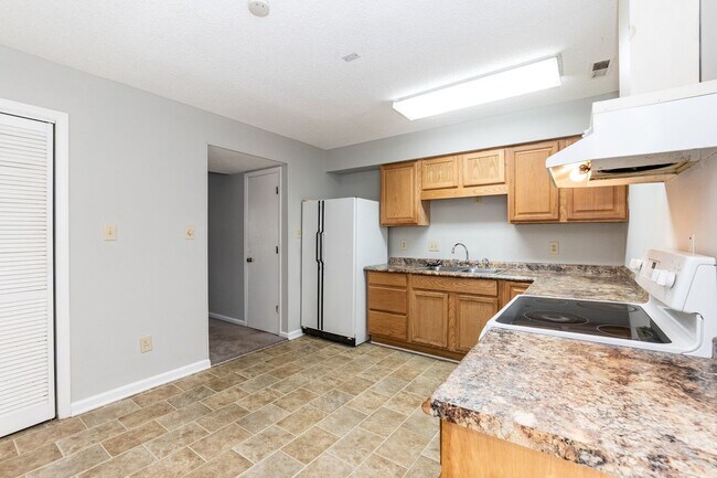 Building Photo - Move In Ready Two Bedroom Home!