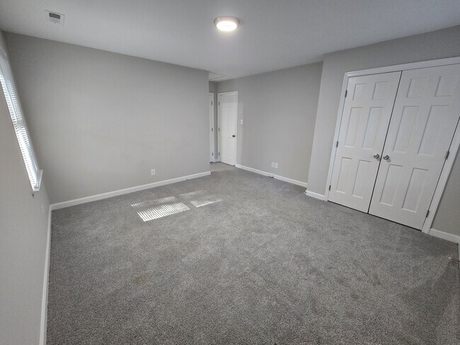 Building Photo - 5906 Applewood Ln