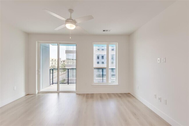Building Photo - 1701 Simond Ave Ave